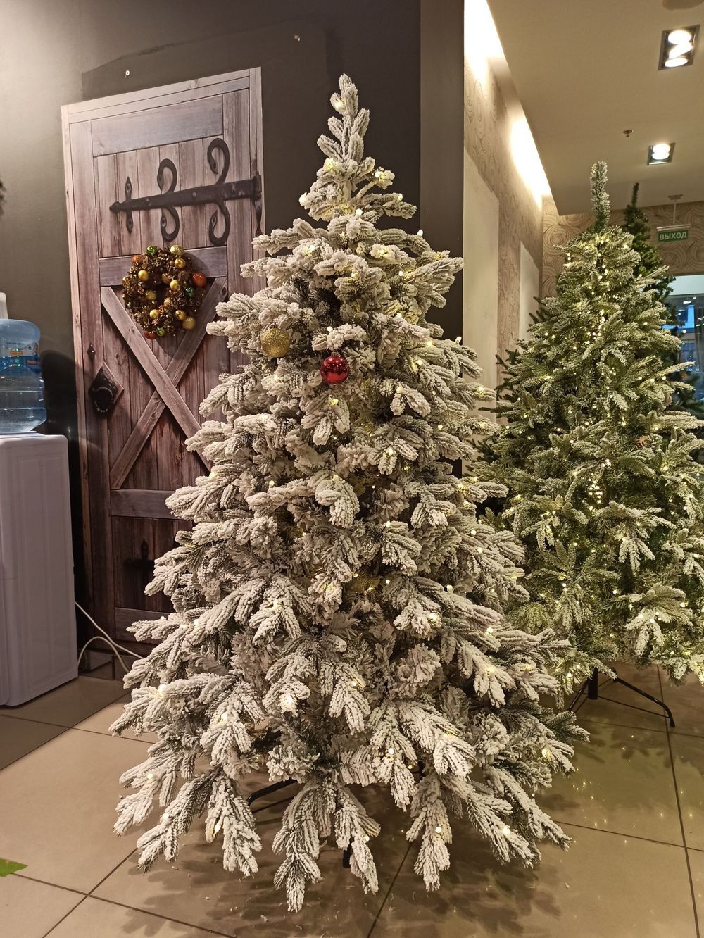 Ель заснеженная «Аляска» с 2в1 встроенной гирляндой (Литая+пвх) 240 см / 2,4 м