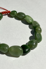 Браслет JADE из зеленого нефрита на нити