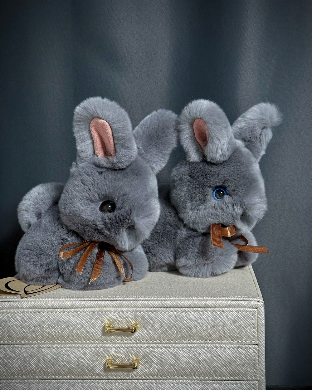 Кролик Тоша маленький (светлый графит)