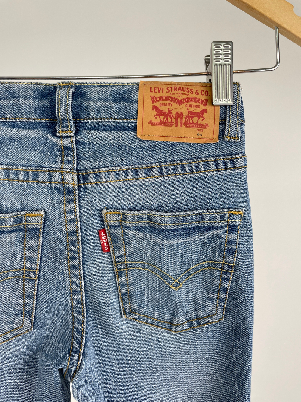 Джинсы Levi’s