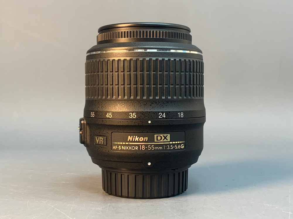 Nikon 18-55mm 3.5-5.6G AF-S VR DX