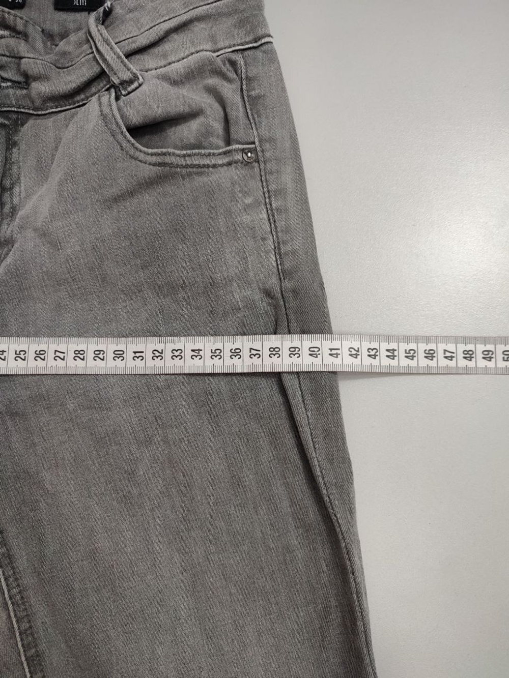 Джинсы Reserved зауженные 38 размер