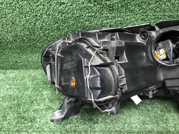 Фара левая VW Passat B7 (2011-2015) ксенон