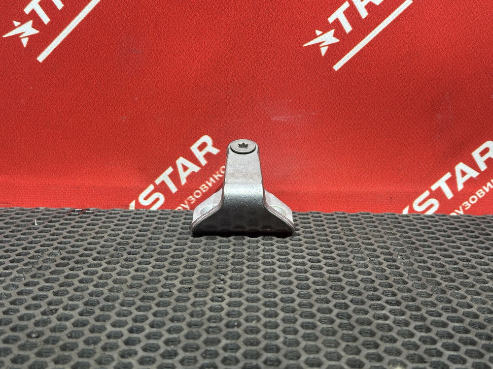 Ответная часть замка двери