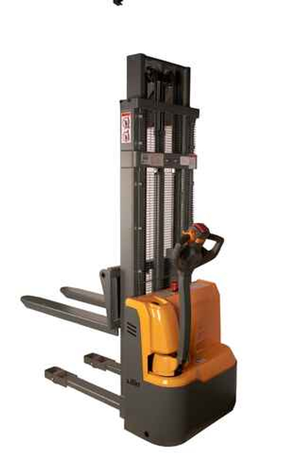 Штабелер самоходный 1,5 т 3,0 м XILIN CDD15R-EN 24/105 В/Ач с раздвижными вилами