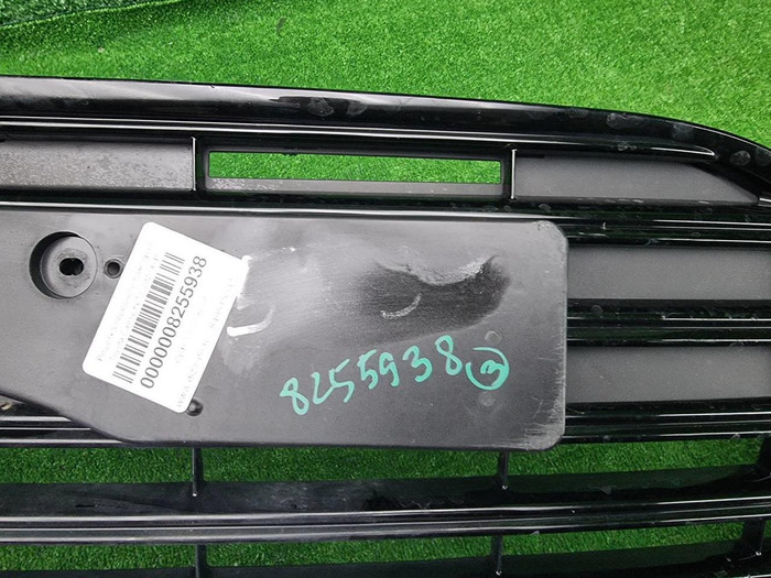 Решетка переднего бампера Toyota Camry xv70 20-нв