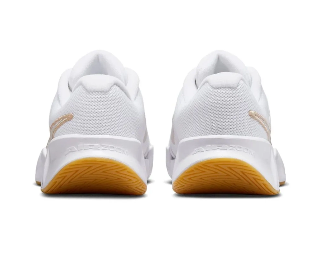 Женские теннисные кроссовки Nike Zoom GP Challenge Pro - white/lt orwood/summit white/linien