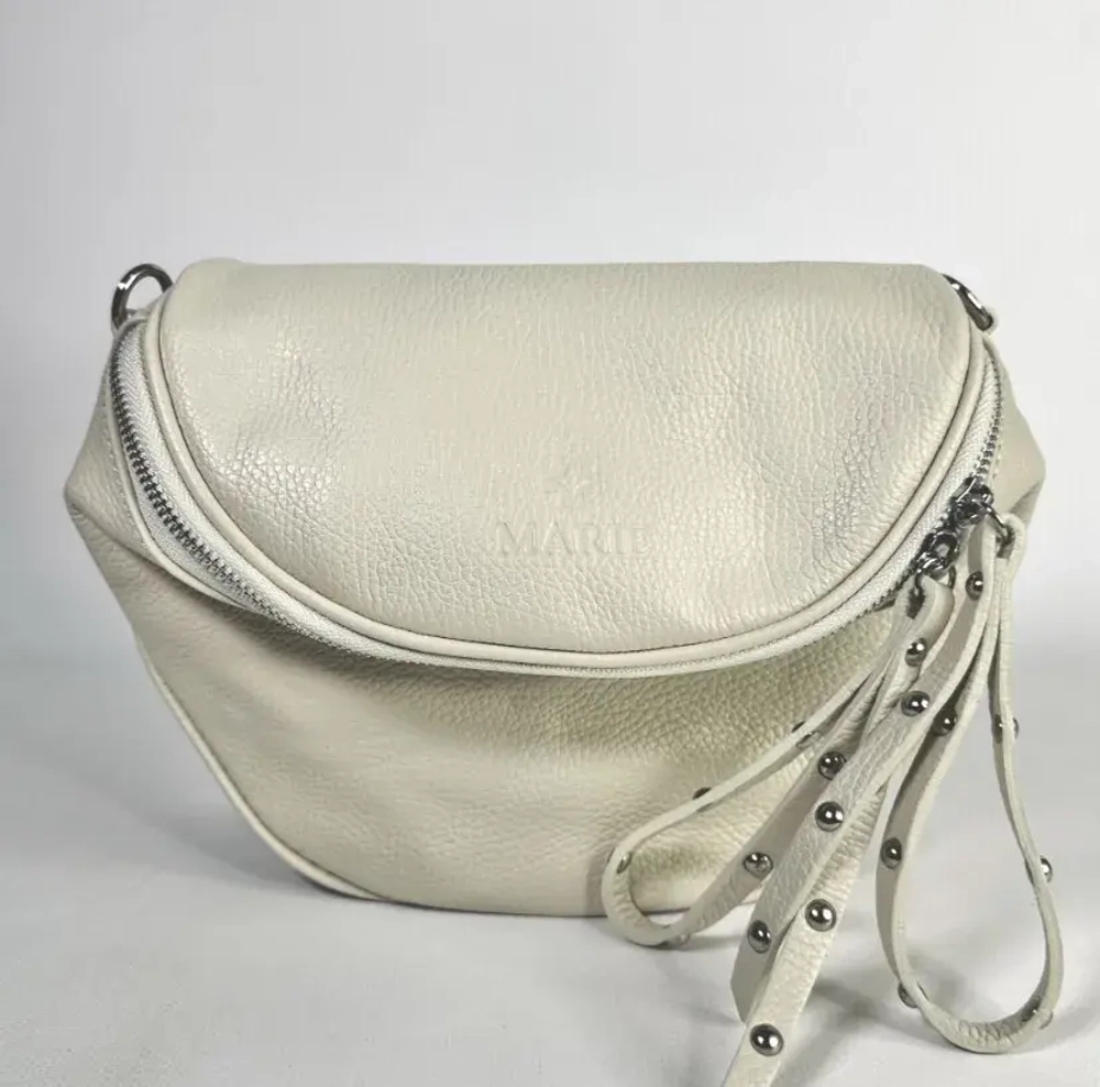 Женская кросс-боди сумка из натуральной кожи молочного цвета