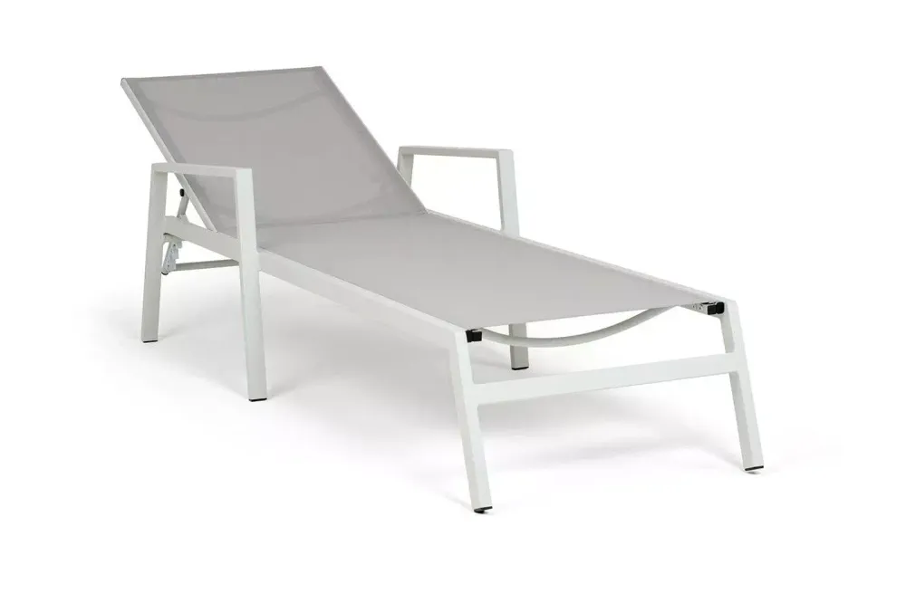 "Парма" шезлонг, каркас алюминий светло-серый (RAL7035) муар, ткань текстилен светло-серая