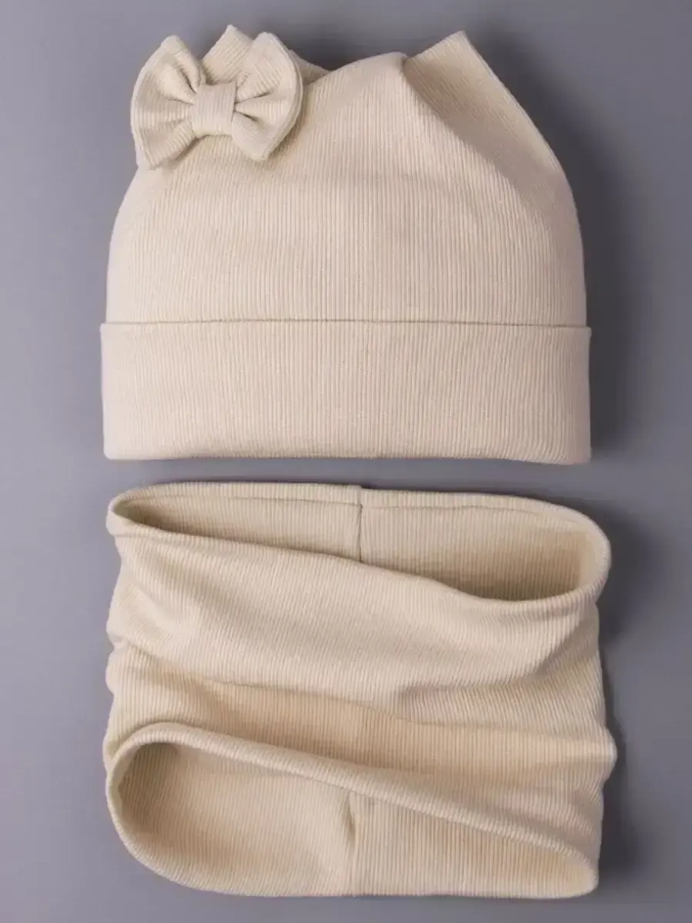 Шапка для девочки с ушками осенняя и снуд