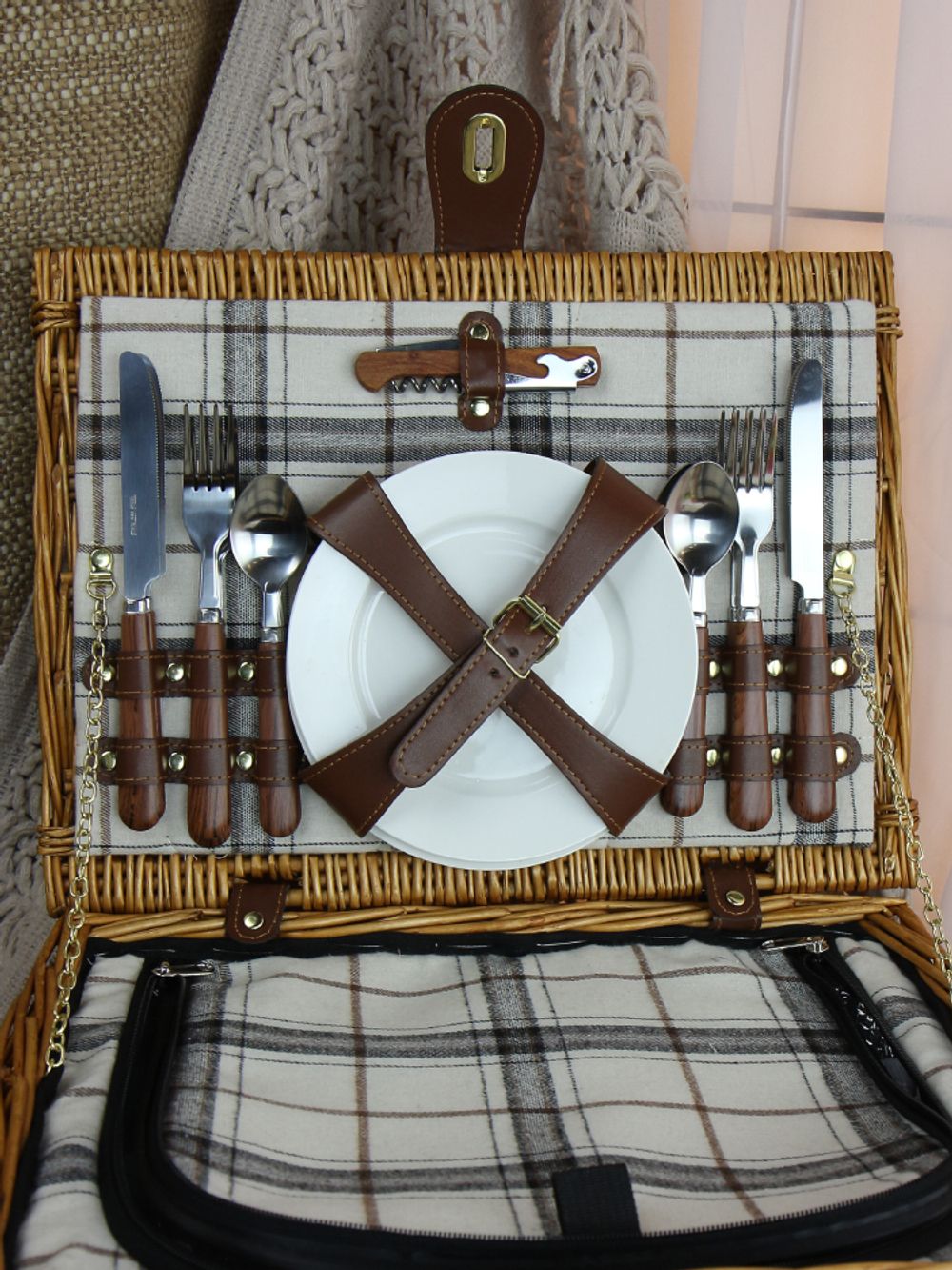 HOLYDAY BASKET Набор для пикника с термосумкой и пледом на 4 персоны