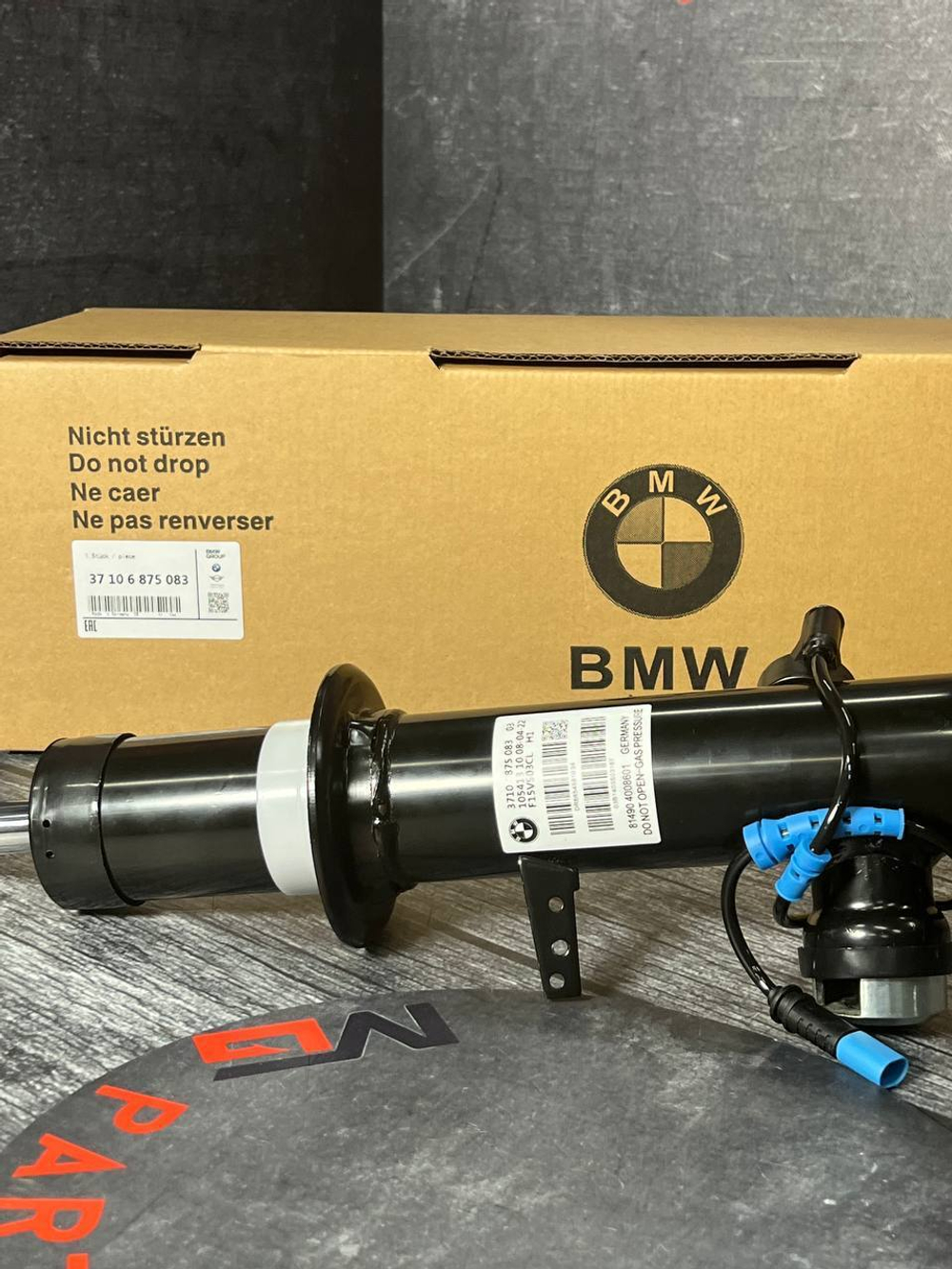 Амортизатор передний BMW 37106875083