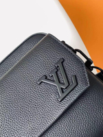 Сумка-мессенжер Louis Vuitton