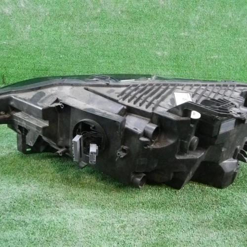 Фара правая Volvo XC60 2 (2017-2021) LED