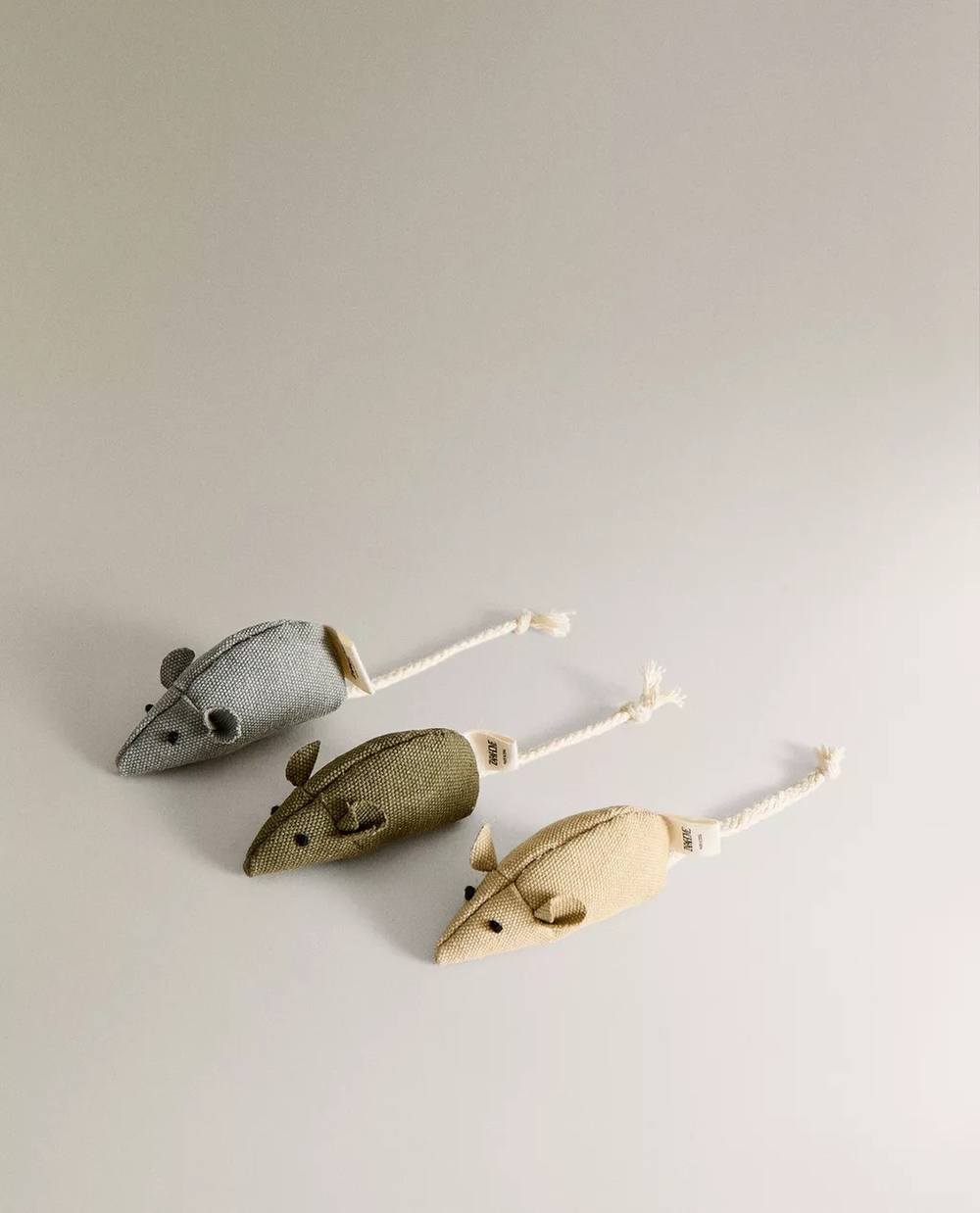 ZARA HOME НАБОР ИГРУШЕК ДЛЯ ДОМАШНИХ ЖИВОТНЫХ (3 шт.)