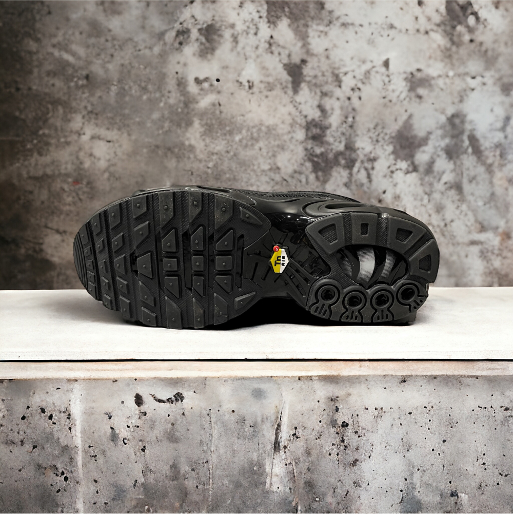 Nike Air Max Plus TN • Total Black