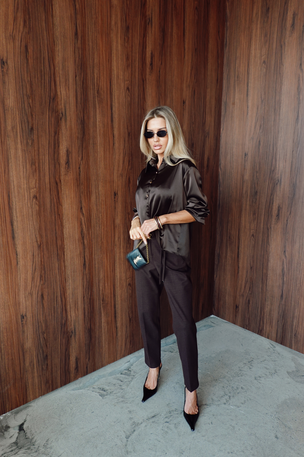 Брюки сигареты с завязками на поясе