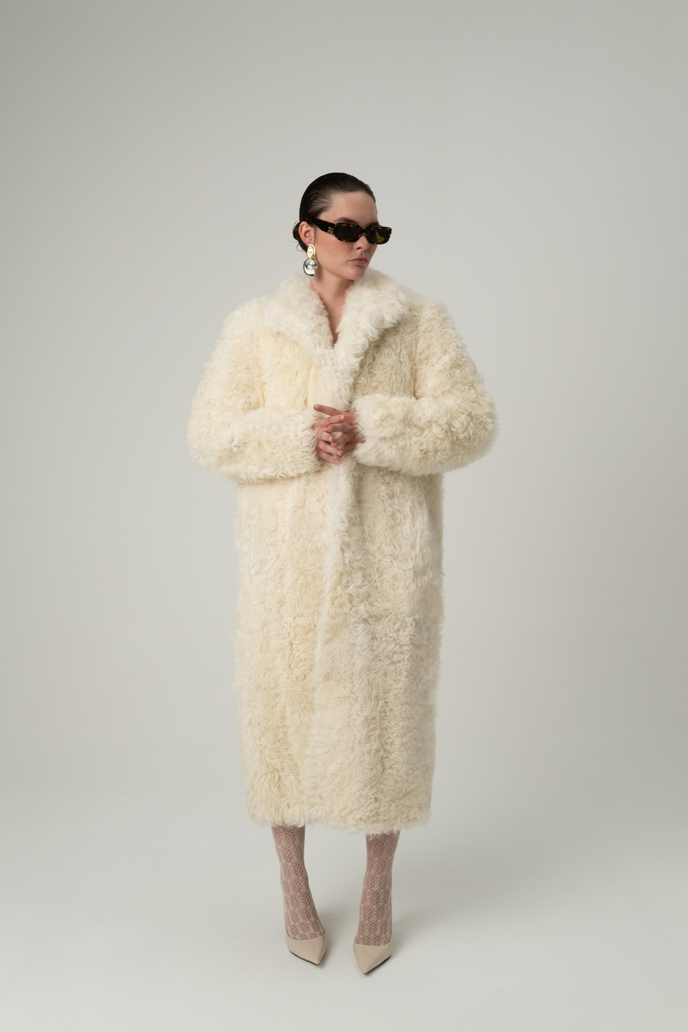 Длинная молочная шуба