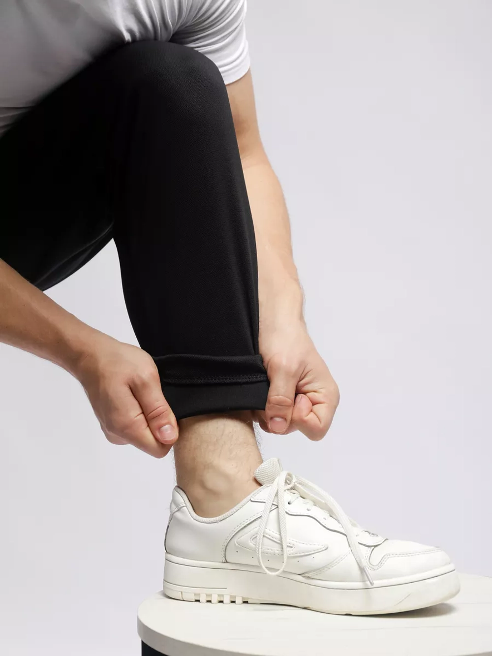 брюки спортивные на резинке с манжетом и трико джоггеры