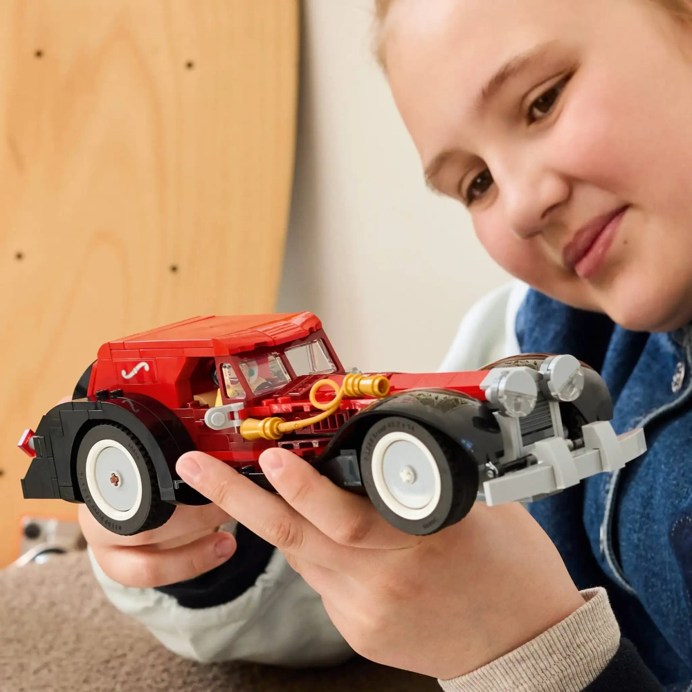 Конструктор LEGO Disney 43277 Машина Круэллы Де Виль