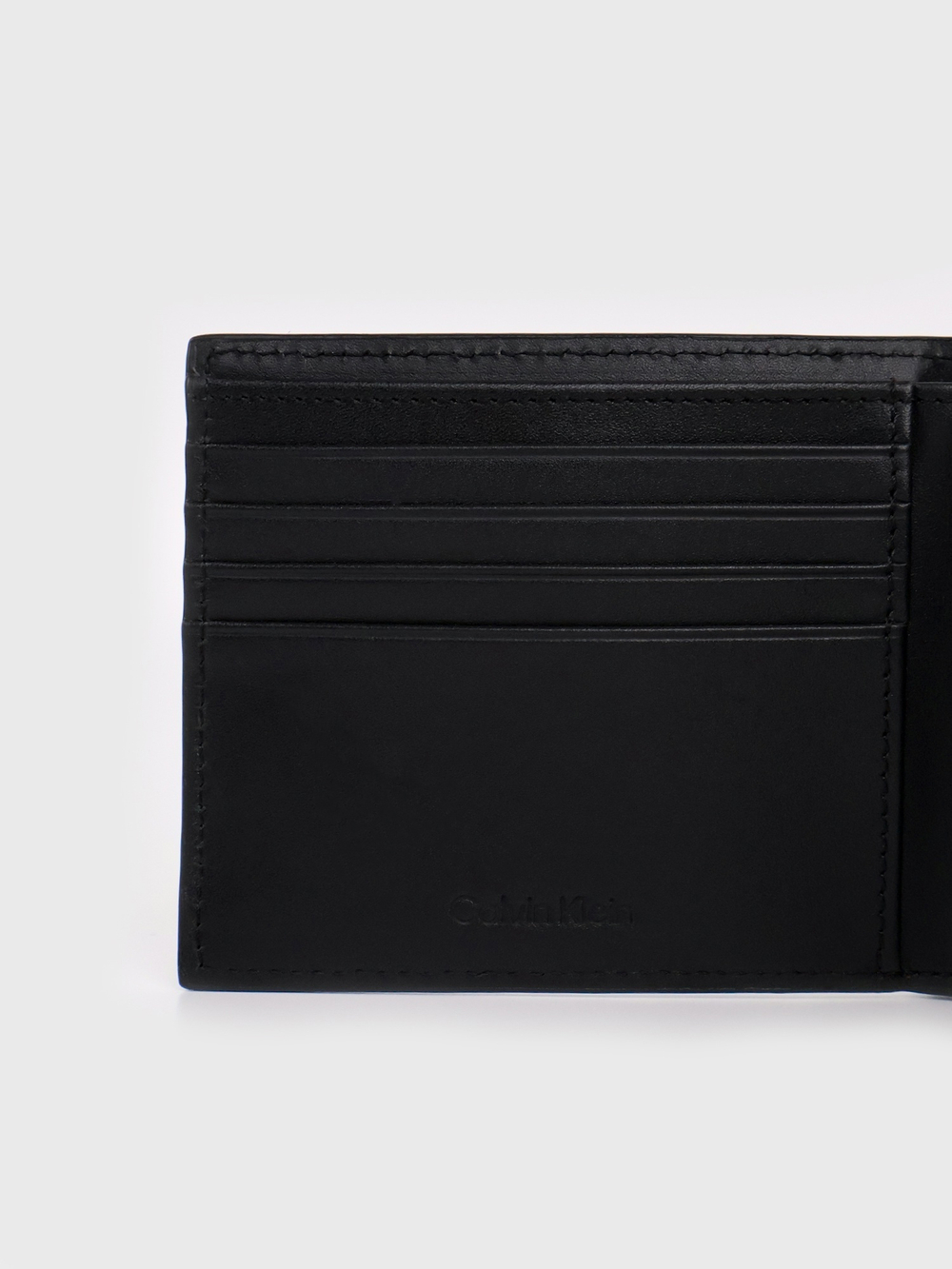 Кошелек Calvin Klein Leather Logo Plaque Bifold Wallet