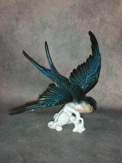 Статуэтка. Фарфор. Птица Ласточка. Karl ENS. Германия