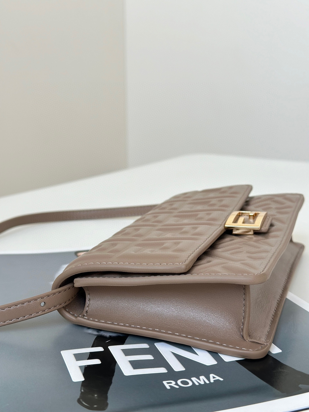 Fendi Wallet On Chain Baguette 21 cm