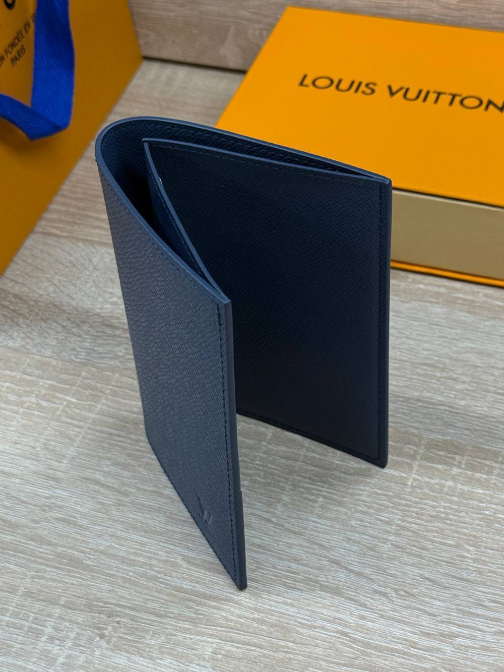 Обложка для паспорта Louis Vuitton