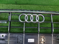 Решетка радиатора Audi Q8 (2018-2023)