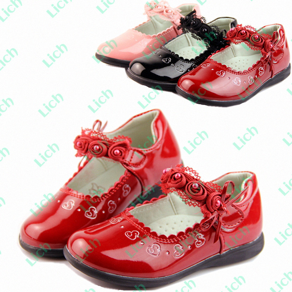 Туфли лакированные с декором из роз с бусинами и кружевом