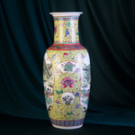 Парные вазы со сценами придворной жизни