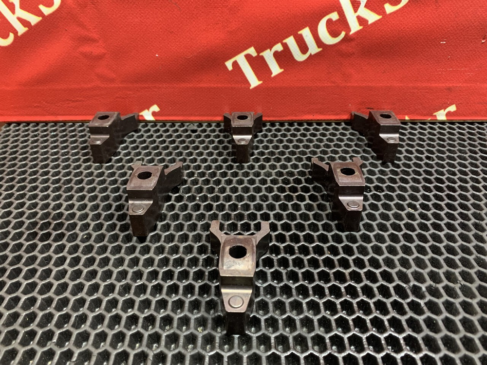 Комплект кронштейнов форсунок топливных