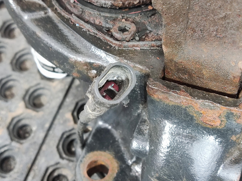 Суппорт передний правый 2017г.