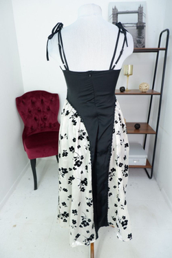 Платье изящное 42-44 размер