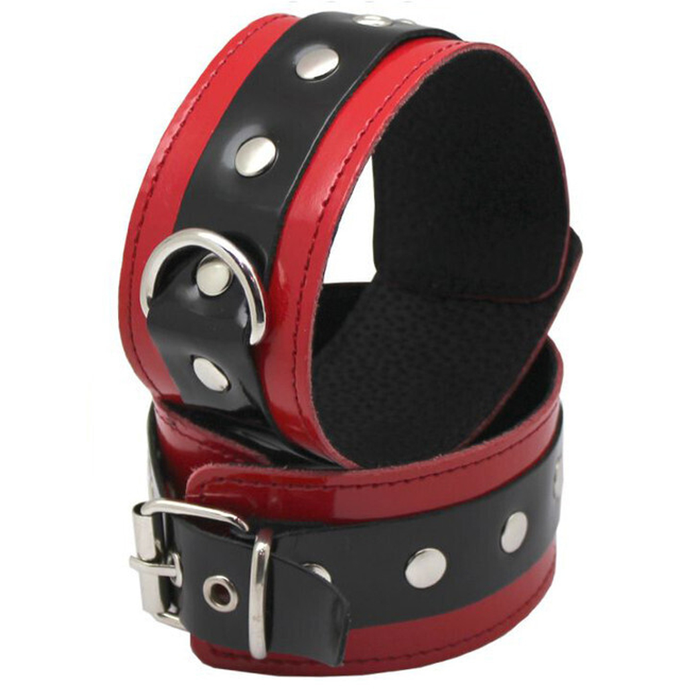 Поножи из красной лакированной кожи (Цвет: черный с красным)