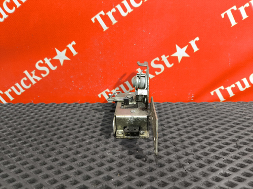 Замок двери правой