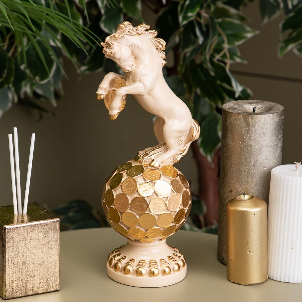 Скульптура Конь на шаре Айвори
