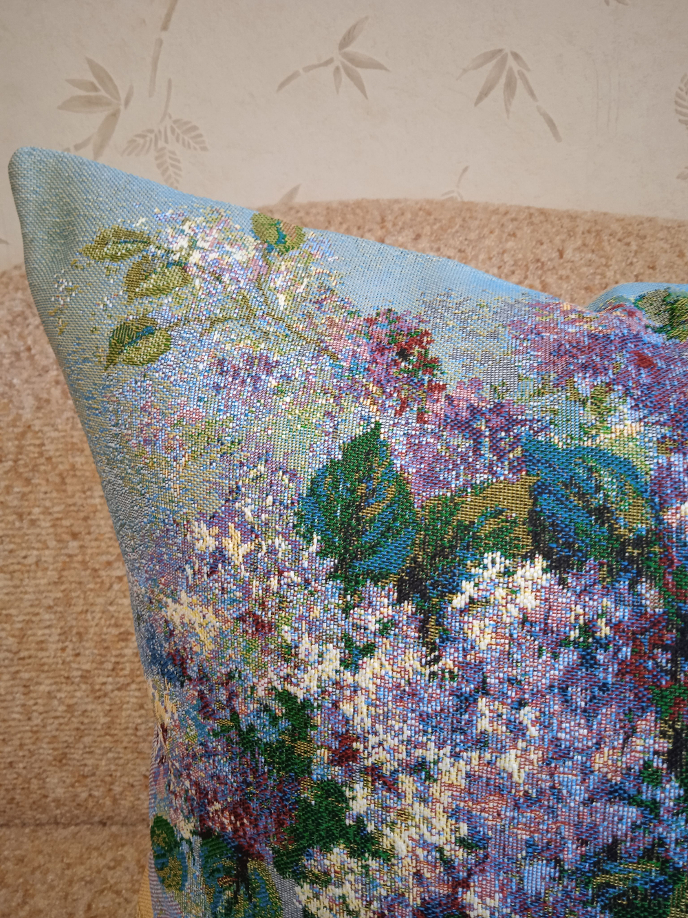 Декоративная гобеленовая наволочка для интерьерной подушки Сирень 63х47