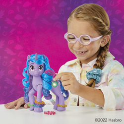 My Little Pony - Пони Иззи с блестками Свет и звук набор F3870