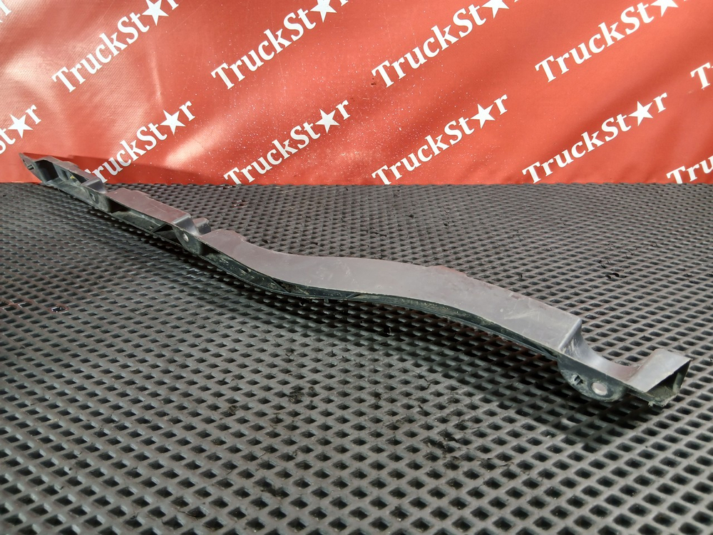 Накладка корпуса подножек левая