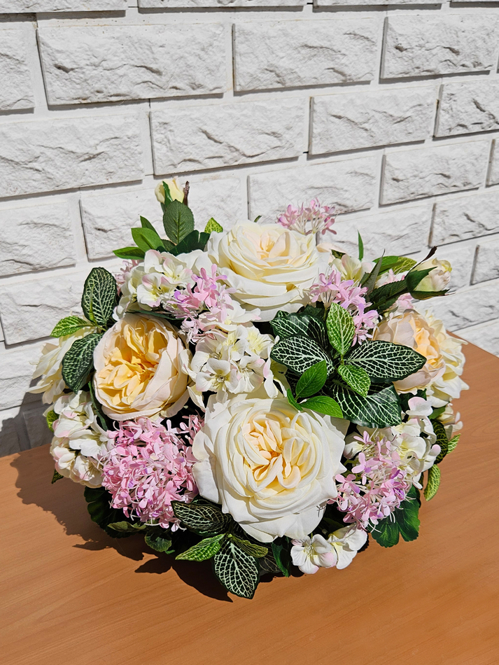 Композиция из роз