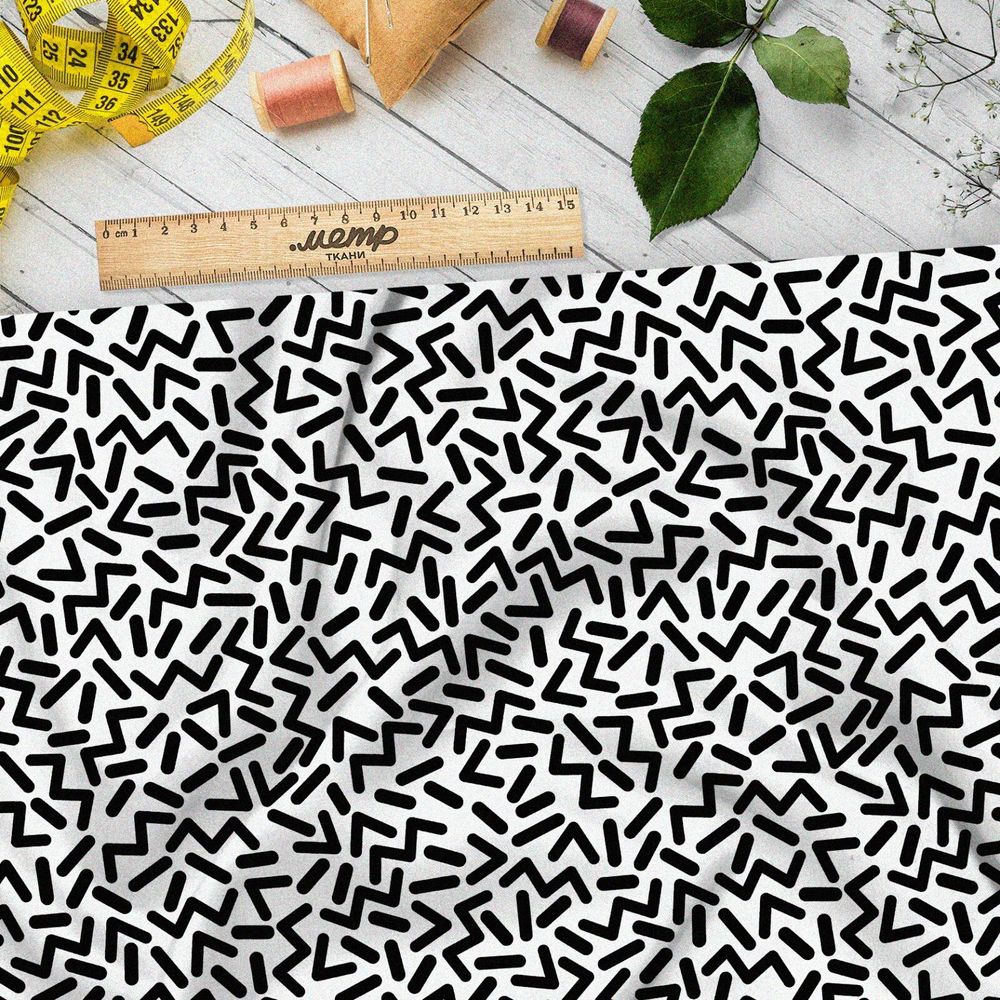 Ткань ниагара черные детальки и буквы