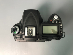 Nikon D90 1800 кадров пробега.