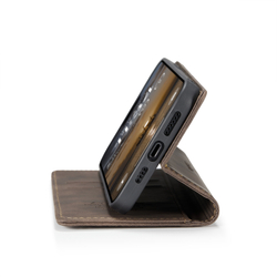 Чехол-книжка CaseMe Matte iPhone 17 Pro