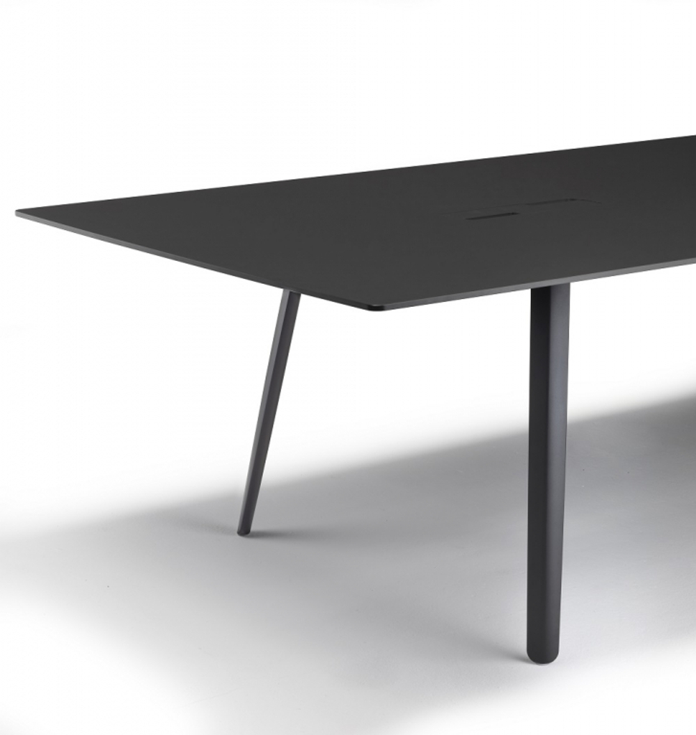 Стол ламинированный с каналом для протяжки проводов Scab Design Squid OF, антрацит, черный fenix