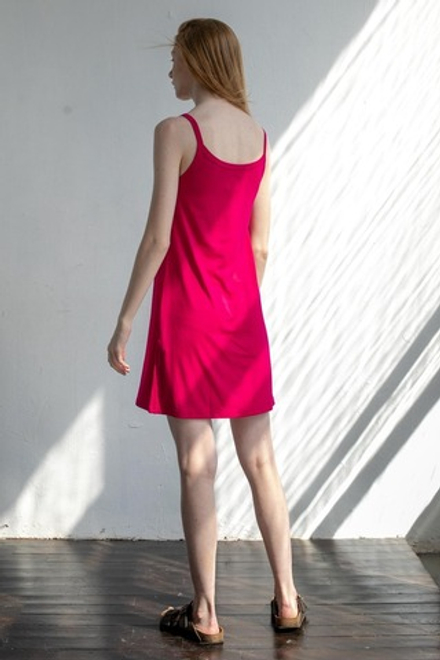 Короткое нижнее платье-сорочка цвета фуксия