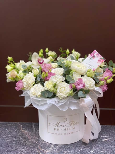 Букет в шляпной коробке М-54