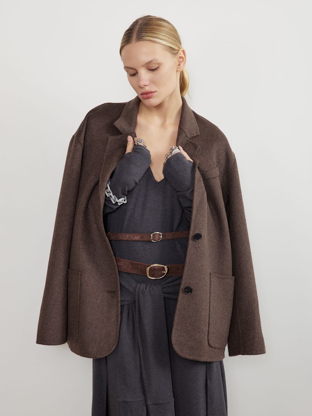 БАЗОВЫЙ ТОНКИЙ РЕМЕНЬ С МЯТОЙ ПРЯЖКОЙ ЗАМША ТЕМНЫЙ ШОКОЛАД