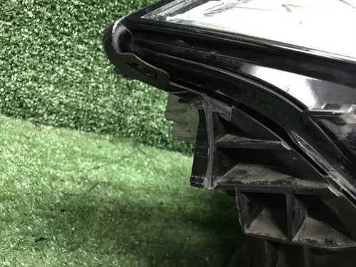 Фара правая Volvo XC90 2 (2014-2019) LED