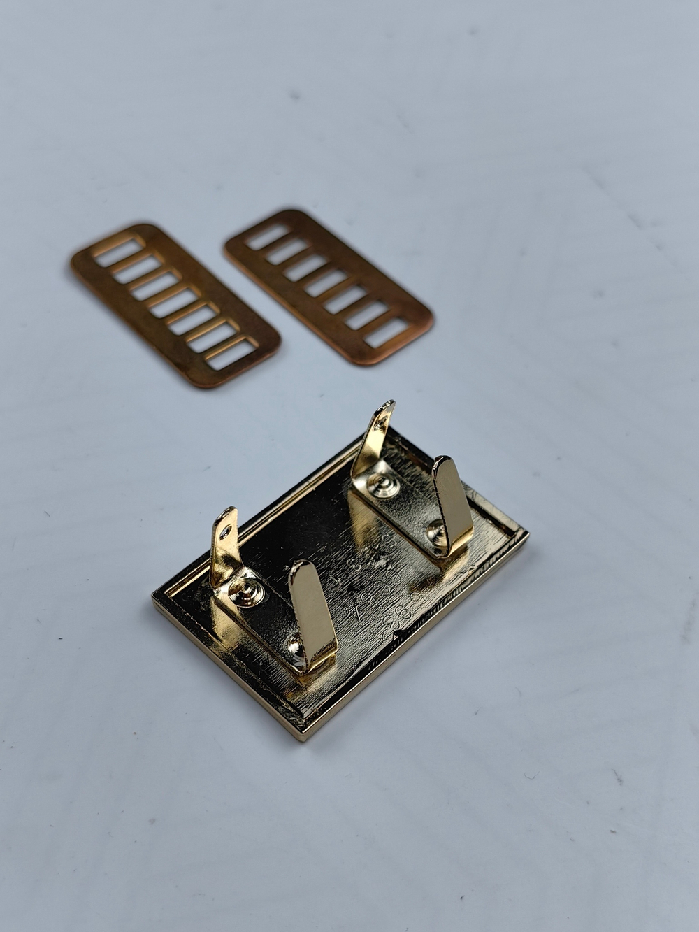 Украшение 38*25 золото